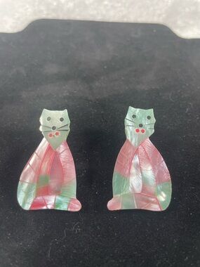 Lee Sands Vintage Mother of Pearl Cat Earrings